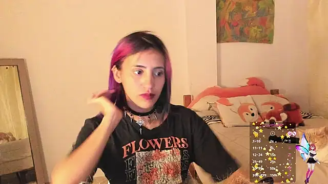 Snapshot of linnie_ chatting on 01.15.25 linnie  online show from 01.15.25