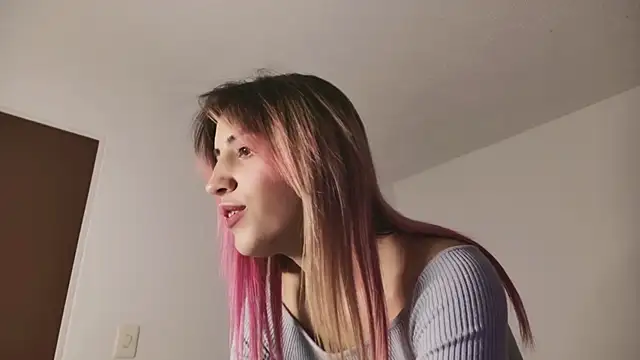 Snapshot of linnie_ chatting on 03.07.25 linnie  online show from 03.07.25