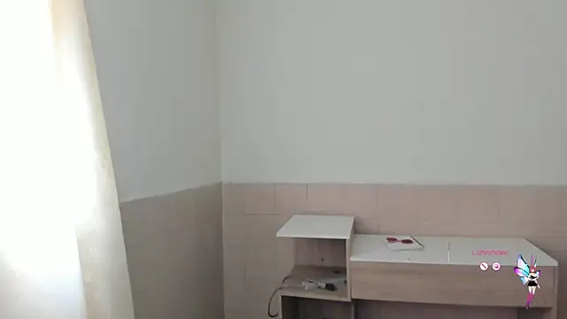 Snapshot of linnie_ chatting on 09.09.25 linnie  online show from 09.09.25