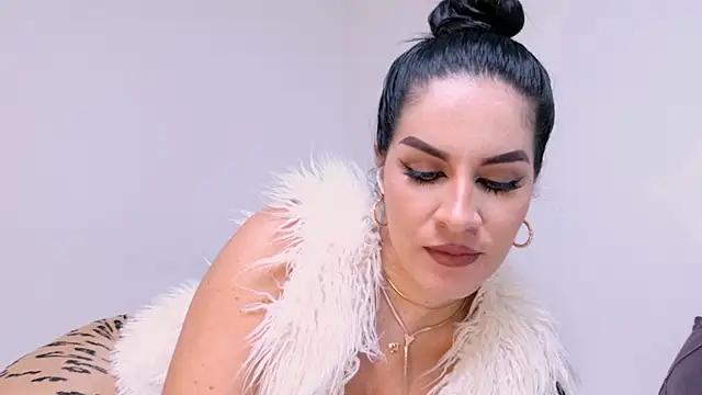 Pamela Rosal online show from 12.02.25