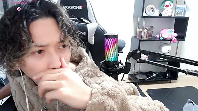 Snapshot of Shizukuu chatting on 03.15.25 Shizukuu online show from 03.15.25