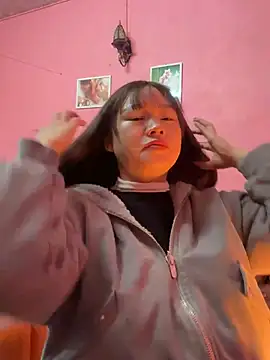 Hellen 111 online show from 02.12.25