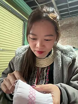 Hellen 111 online show from 02.25.25