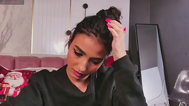 VanessaEllis online show from 12.16.24