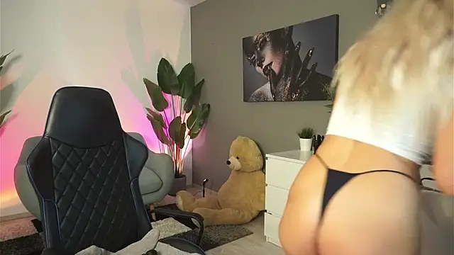 SweetBlondy35 online show from 01.09.25