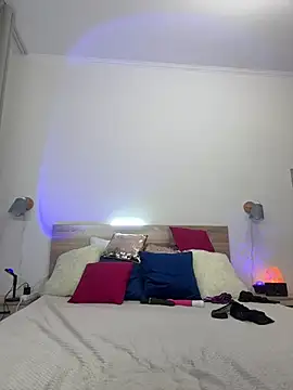 KateRedgar online show from 02.18.26