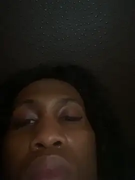 Snapshot of Moorella1 chatting on 03.27.26 Moorella1 online show from 03.27.26