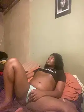 Snapshot of Moorella1 chatting on 04.04.26 Moorella1 online show from 04.04.26