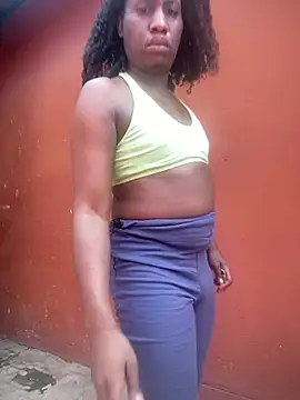 Snapshot of Moorella1 chatting on 04.16.26 Moorella1 online show from 04.16.26