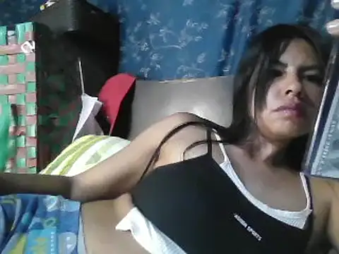 Snapshot of Alanagracia chatting on 01.28.25 Alanagracia online show from 01.28.25