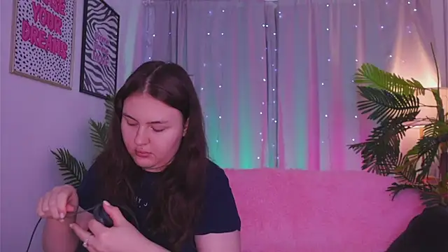 Mia  Peach online show from 03.12.25