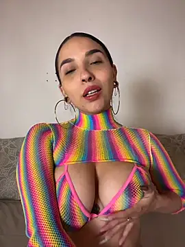 Snapshot of ThaliaRivera_ chatting on 05.17.26 ThaliaRivera online show from 05.17.26