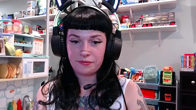 Snapshot of Marcelinegoddess chatting on 02.26.25 Marcelinegoddess online show from 02.26.25