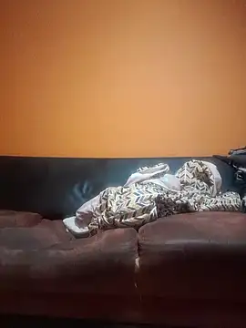 miicheele32 online show from 01.16.25