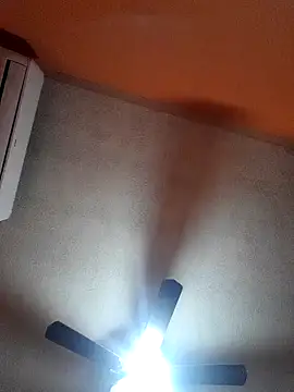 miicheele32 online show from 01.28.25