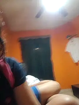 miicheele32 online show from 02.19.25