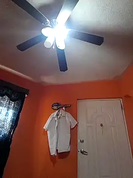 miicheele32 online show from 02.19.25