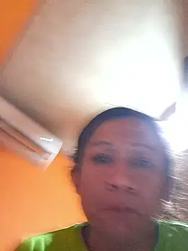 miicheele32 online show from 10.14.25