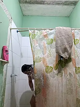 miicheele32 online show from 10.24.25