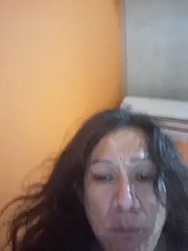 miicheele32 online show from 10.28.25