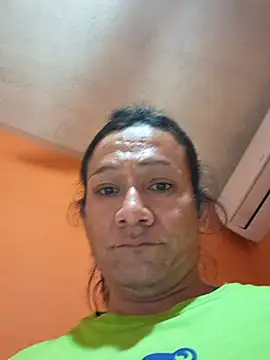 miicheele32 online show from 11.28.25