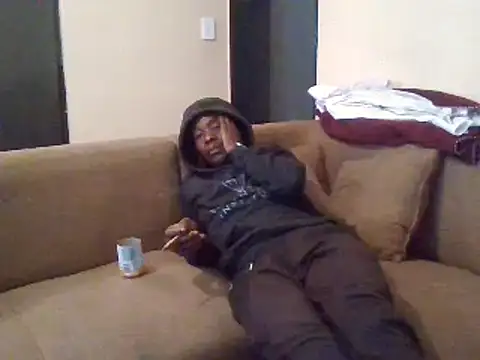 Snapshot of SmallGoodNutts chatting on 02.05.25 SmallGoodNutts online show from 02.05.25