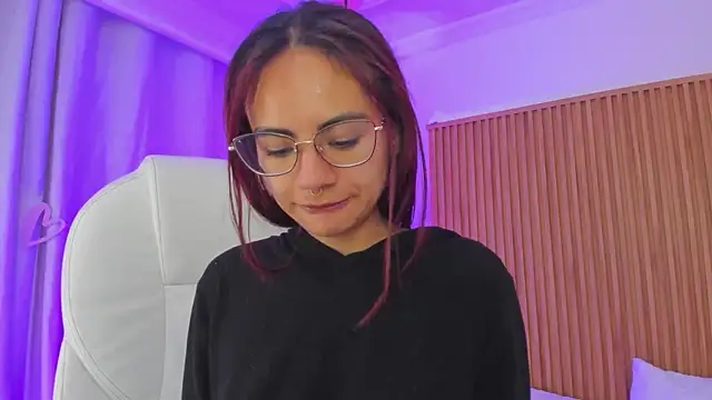 sophiecherry  online show from 03.15.25