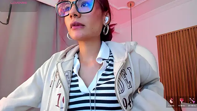 sophiecherry  online show from 11.21.25