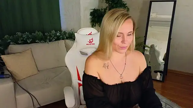 Charming Daphny online show from 12.12.24