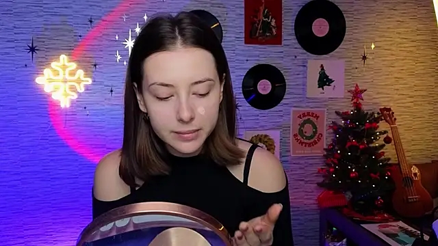 GloriaElmer online show from 12.19.24