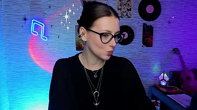 GloriaElmer online show from 02.20.25