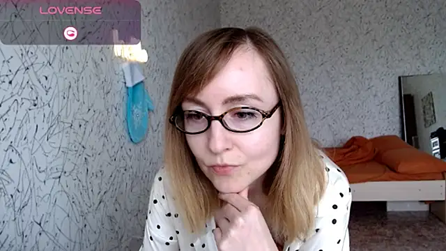 Snapshot of Athena_Richards chatting on 05.08.26 Athena Richards online show from 05.08.26