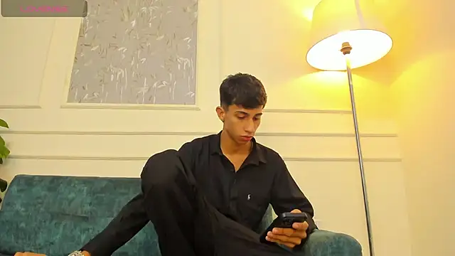 Snapshot of Lucian_Davi chatting on 01.30.25 Lucian Davi online show from 01.30.25