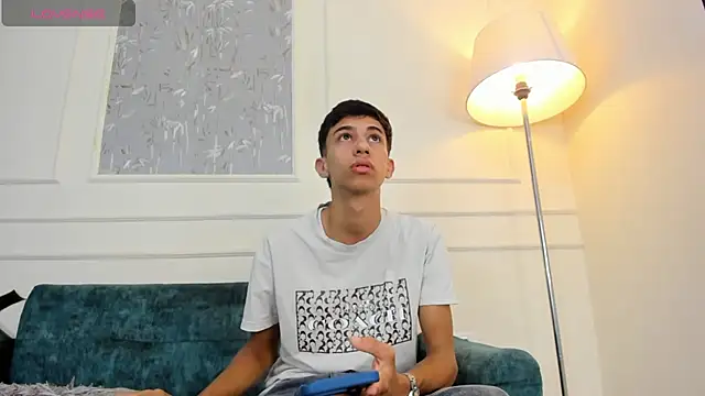 Snapshot of Lucian_Davi chatting on 10.06.25 Lucian Davi online show from 10.06.25