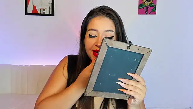 LiahDiaz online show from 12.19.25