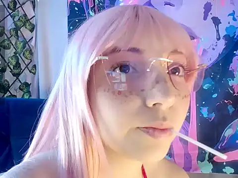 Snapshot of barbarablade chatting on 12.16.25 barbarablade online show from 12.16.25