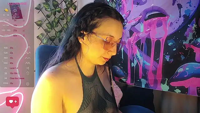 Snapshot of barbarablade chatting on 12.18.25 barbarablade online show from 12.18.25