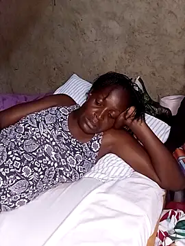 Snapshot of pretty_prickle chatting on 10.31.25 pretty prickle online show from 10.31.25