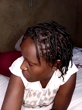 Snapshot of pretty_prickle chatting on 11.19.25 pretty prickle online show from 11.19.25