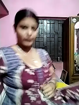 Hot Pakhi online show from 12.19.24