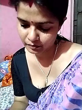 Hot Pakhi online show from 12.20.24