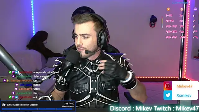 Snapshot of Mikev chatting on 10.02.25 Mikev online show from 10.02.25