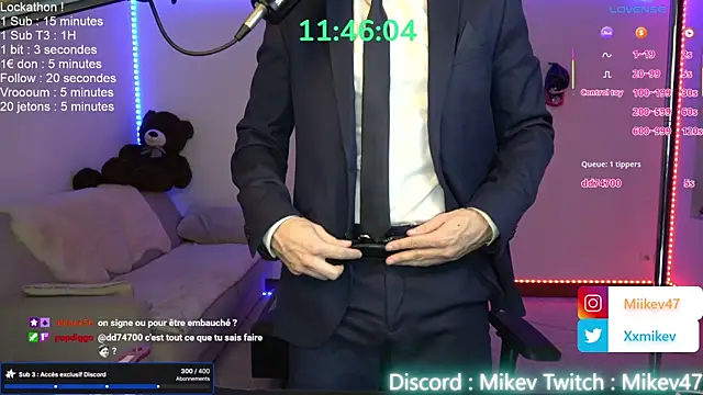 Snapshot of Mikev chatting on 10.13.25 Mikev online show from 10.13.25