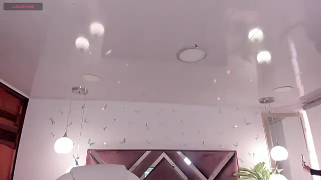  Antonnela  online show from 11.25.25