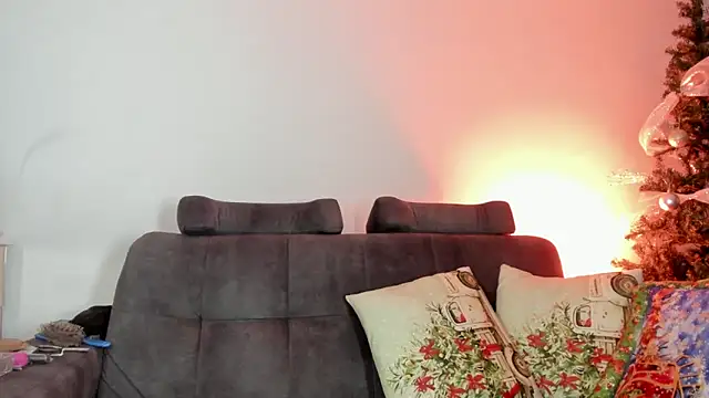  Isabelhaa online show from 12.16.25