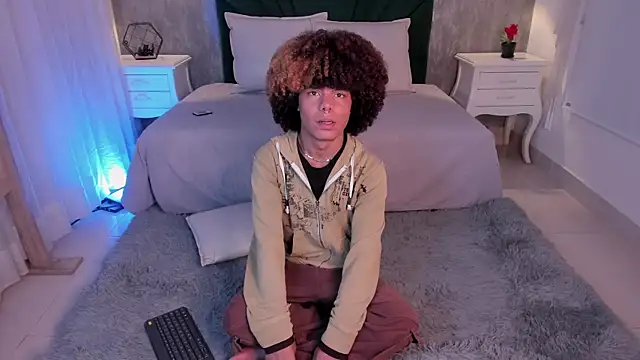 Alexiis Etereo online show from 04.13.26