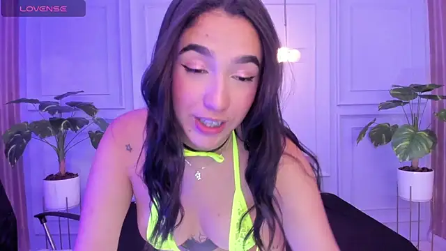 SaraaMills online show from 04.12.26