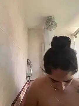 Snapshot of Charlotte_cute18 chatting on 12.10.24 Charlotte cute18 online show from 12.10.24