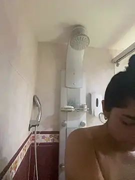 Snapshot of Charlotte_cute18 chatting on 12.14.24 Charlotte cute18 online show from 12.14.24