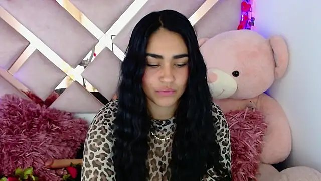 Snapshot of Charlotte_cute18 chatting on 03.07.25 Charlotte cute18 online show from 03.07.25